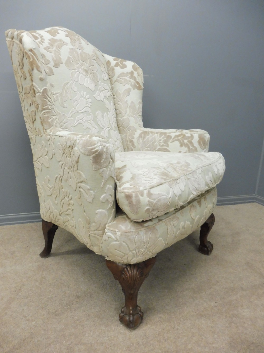 CLASSIC PAIR OF GEORGIAN STYLE ARMCHAIRS CIRCA 1920 View III