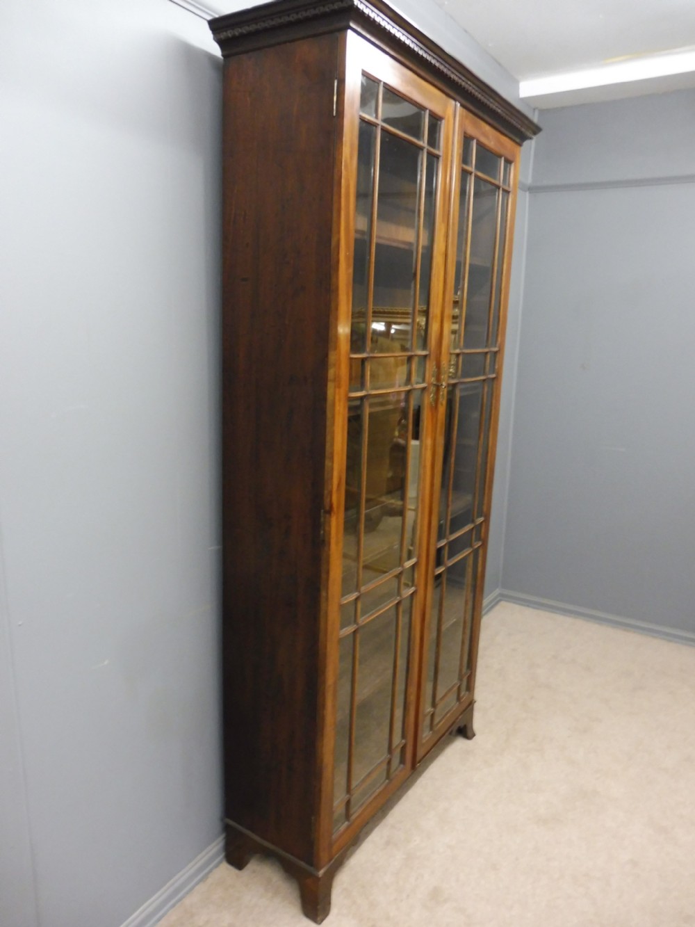 TALL ELEGANT 19TH CENTURY MAHOGANY BOOKCASE View IV