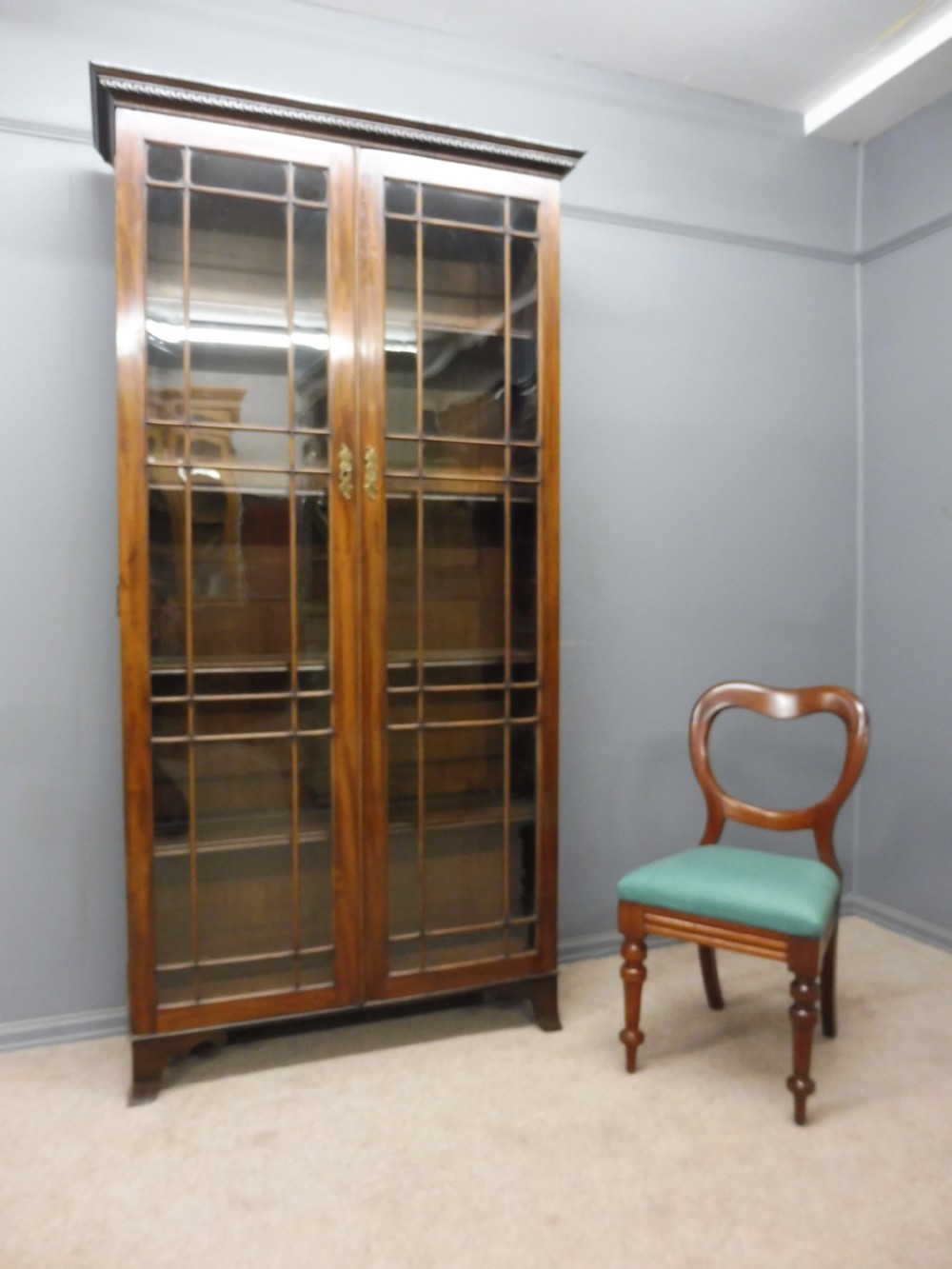 TALL ELEGANT 19TH CENTURY MAHOGANY BOOKCASE View VIII