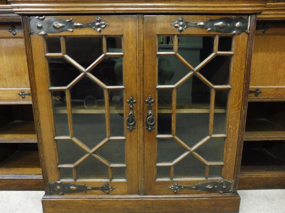 LARGE OAK ARTS AND CRAFTS LIBRARY BOOKCASE  View V