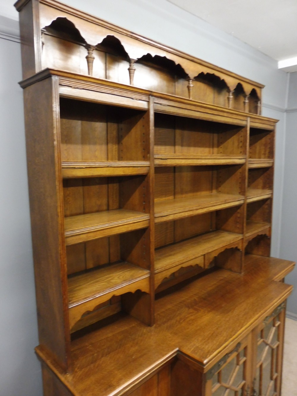LARGE OAK ARTS AND CRAFTS LIBRARY BOOKCASE  View X