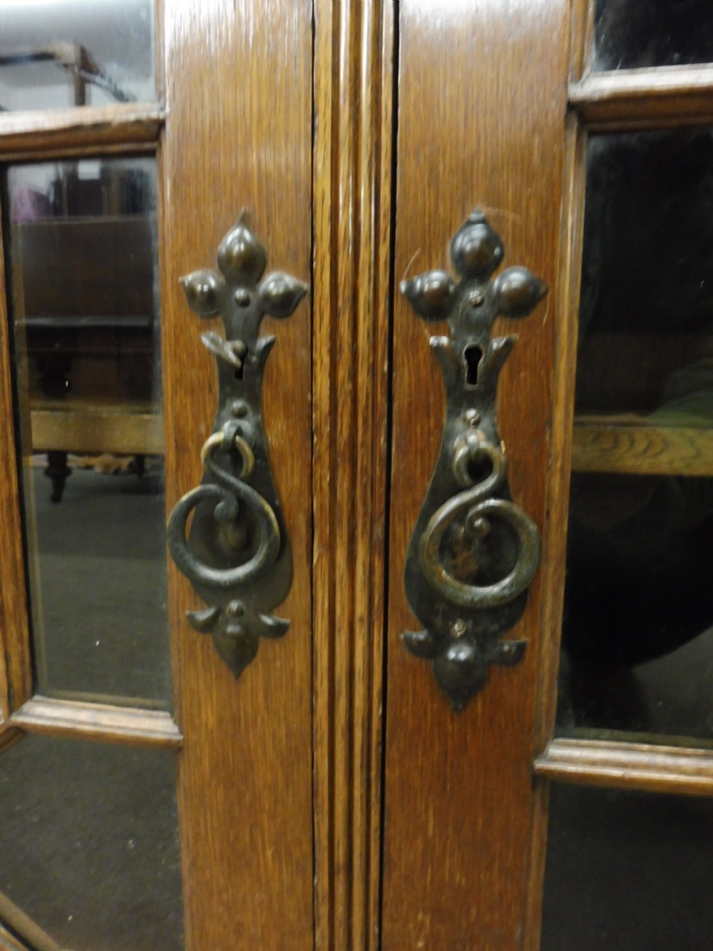 LARGE OAK ARTS AND CRAFTS LIBRARY BOOKCASE  View XI