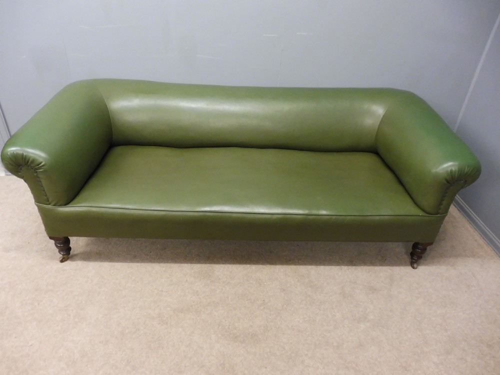VICTORIAN CHESTERFIELD SOFA View IV