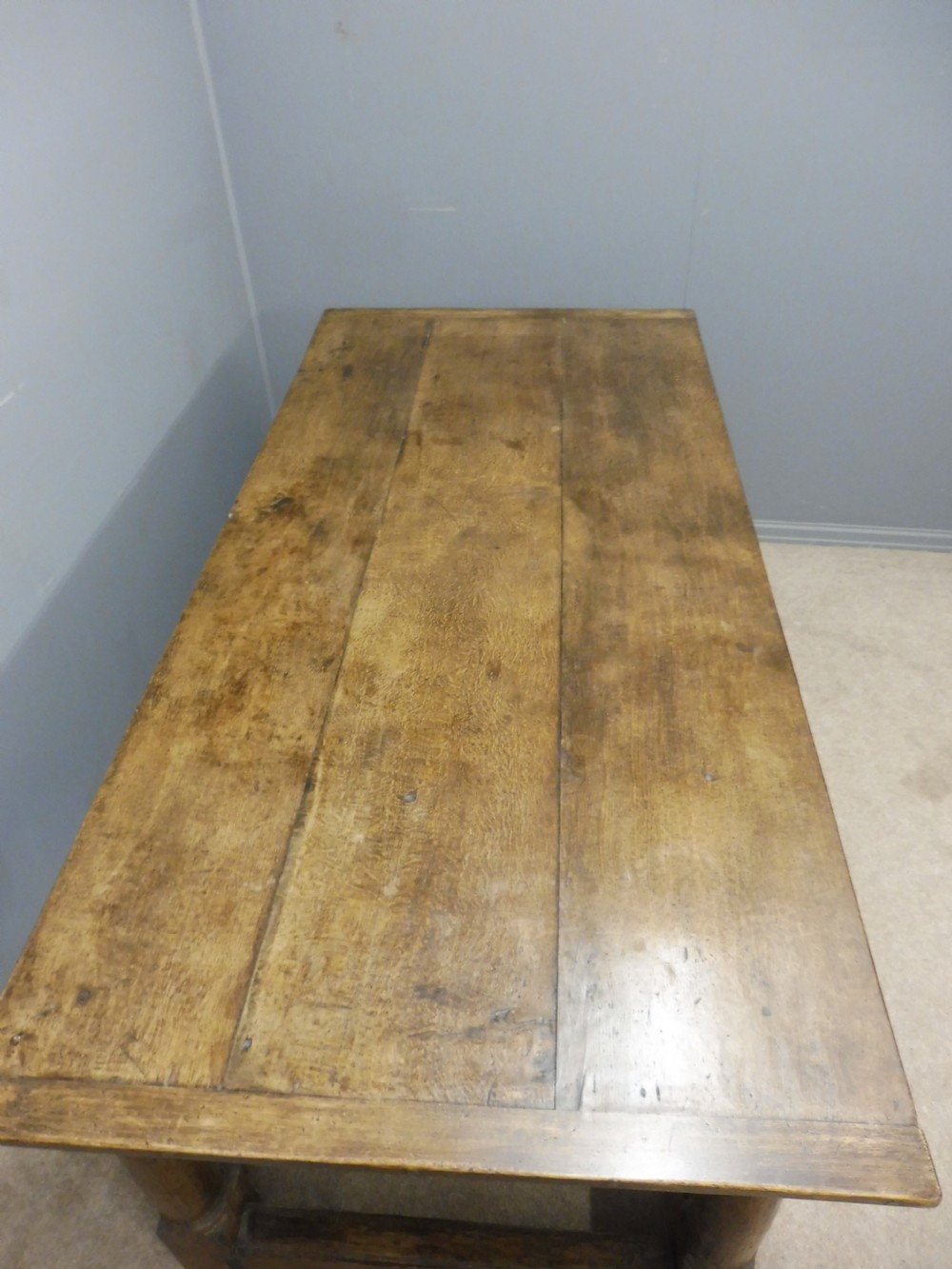 ANTIQUE OAK 3 PLANK DINING TABLE CIRCA 1800 View VI