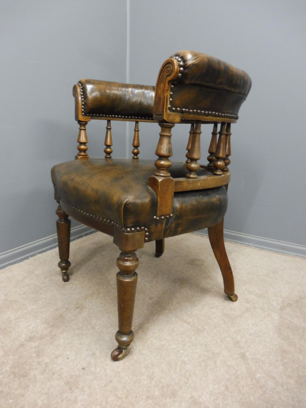 VICTORIAN OAK AND LEATHER DESK OR LIBRARY CHAIR View V