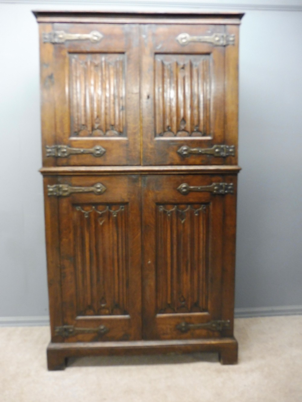 HEAVY OAK ARTS AND CRAFTS DOUBLE CUPBOARD View II