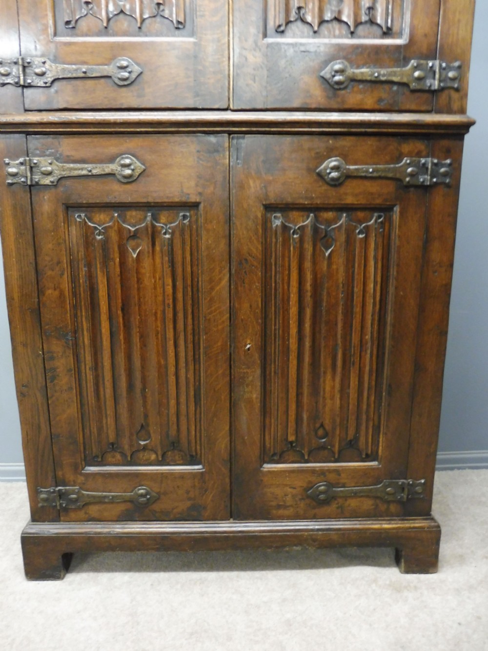 HEAVY OAK ARTS AND CRAFTS DOUBLE CUPBOARD View V