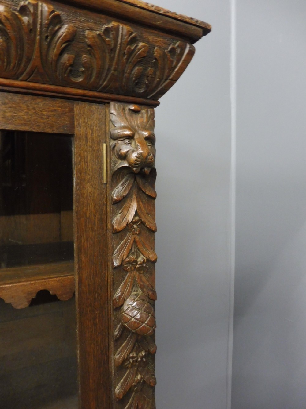 CARVED OAK 4 DOOR BOOKCASE CIRCA 1890 View VI