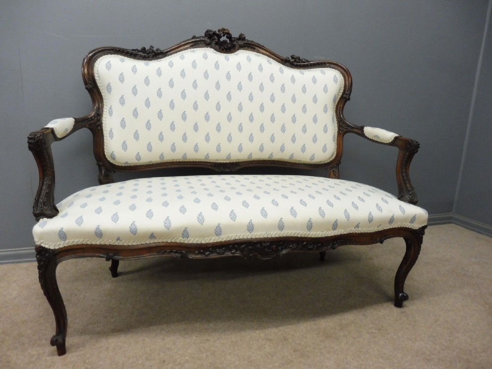 19TH CENTURY SMALL FRENCH WALNUT SOFA