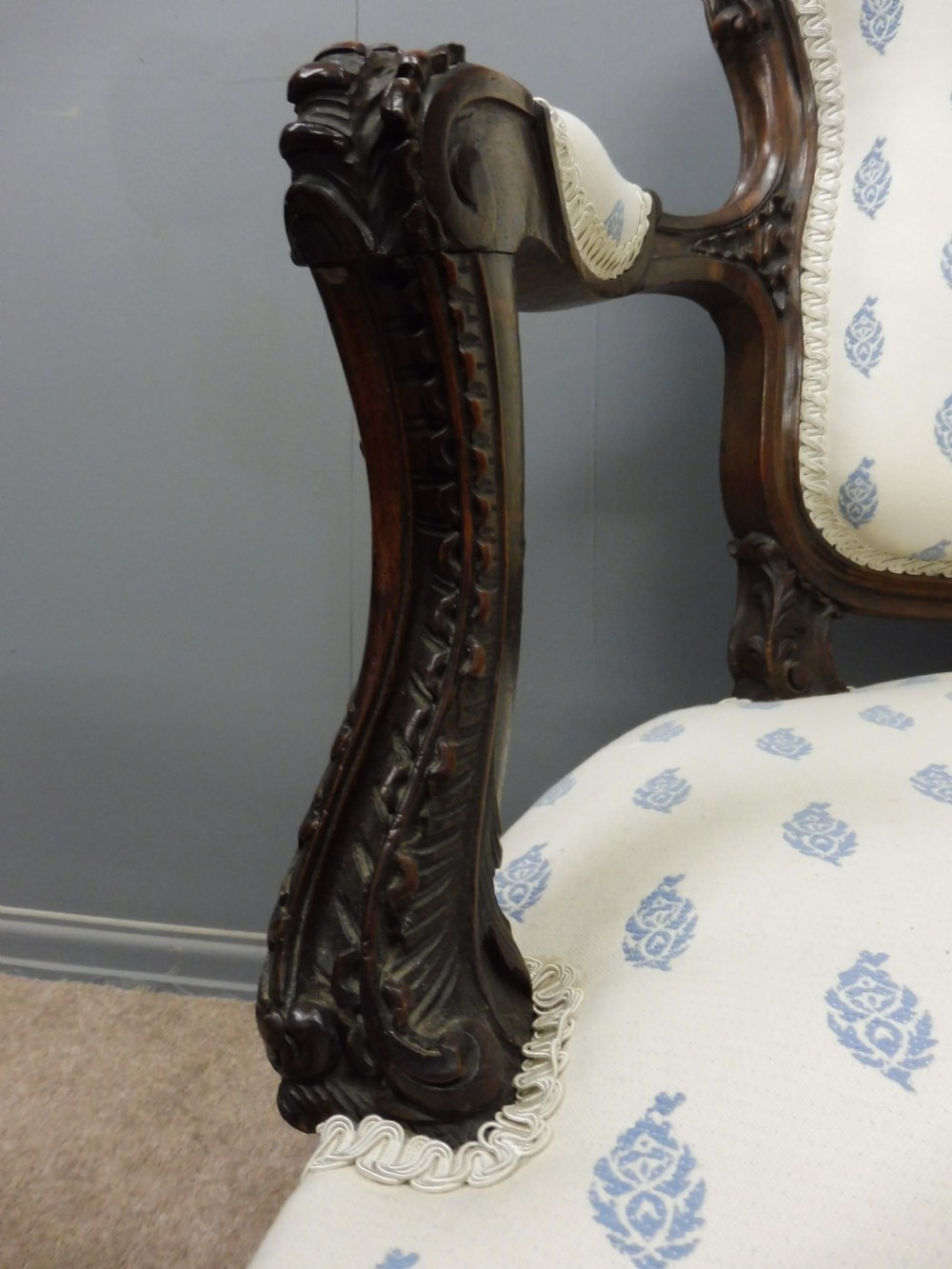 19TH CENTURY SMALL FRENCH WALNUT SOFA View VI