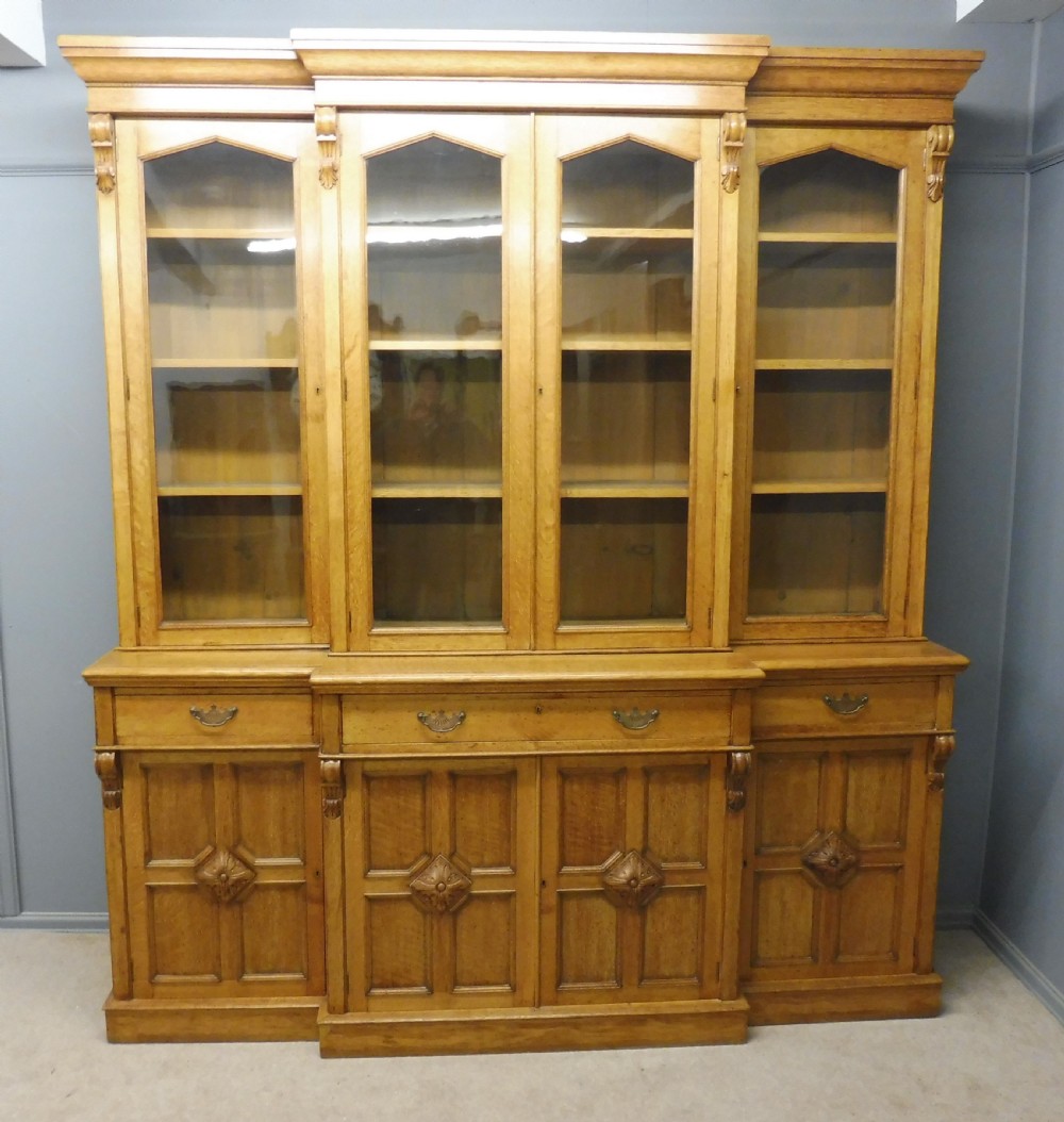 LARGE VICTORIAN OAK BREAKFRONT LIBRARY BOOKCASE View II