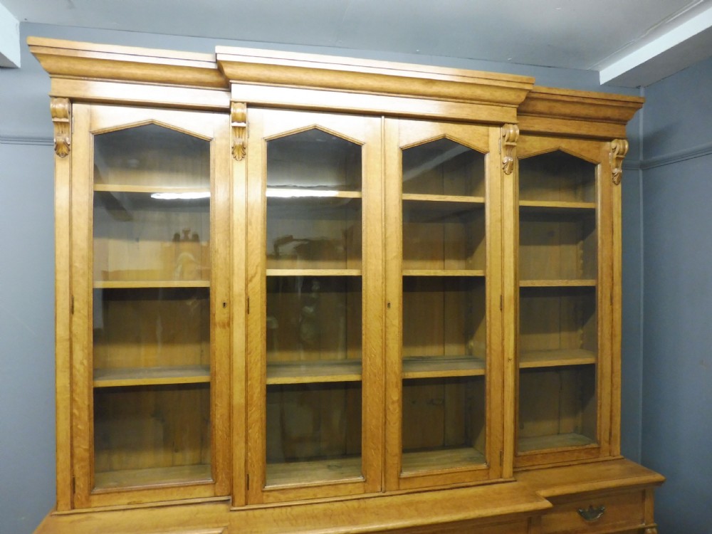 LARGE VICTORIAN OAK BREAKFRONT LIBRARY BOOKCASE View IV
