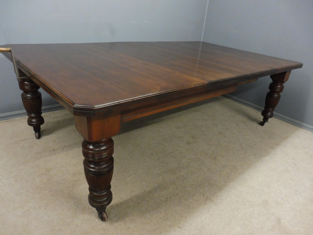 VICTORIAN 2 LEAF WALNUT EXTENDING DINING TABLE SEATS 10 View II