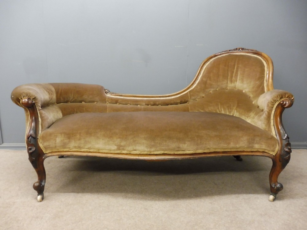 VICTORIAN WALNUT CHAISE LONGUE View III