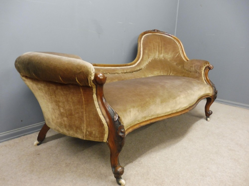 VICTORIAN WALNUT CHAISE LONGUE View VI