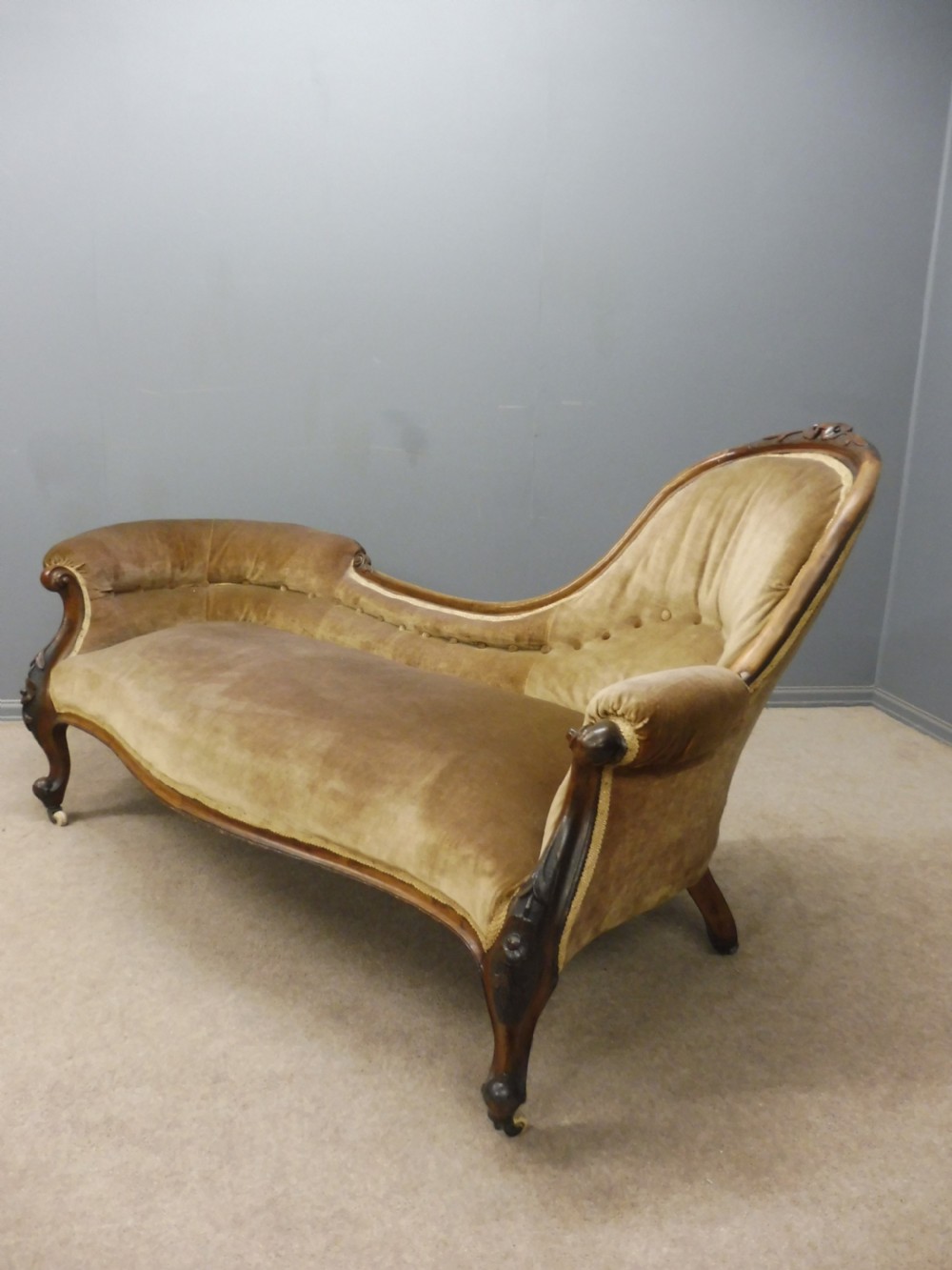 VICTORIAN WALNUT CHAISE LONGUE View VIII