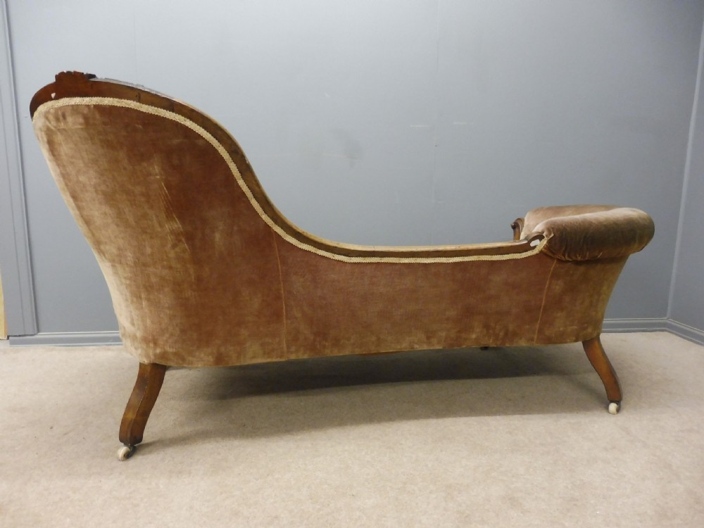 VICTORIAN WALNUT CHAISE LONGUE View X