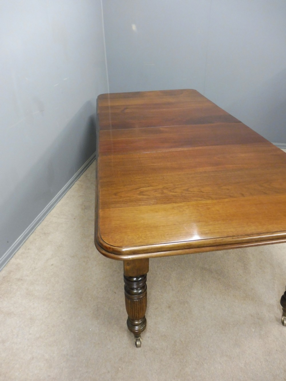 VICTORIAN MAHOGANY EXTENDING DINING TABLE CIRCA 1880 View VII