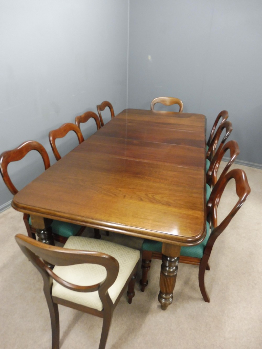 VICTORIAN MAHOGANY EXTENDING DINING TABLE CIRCA 1880 View X