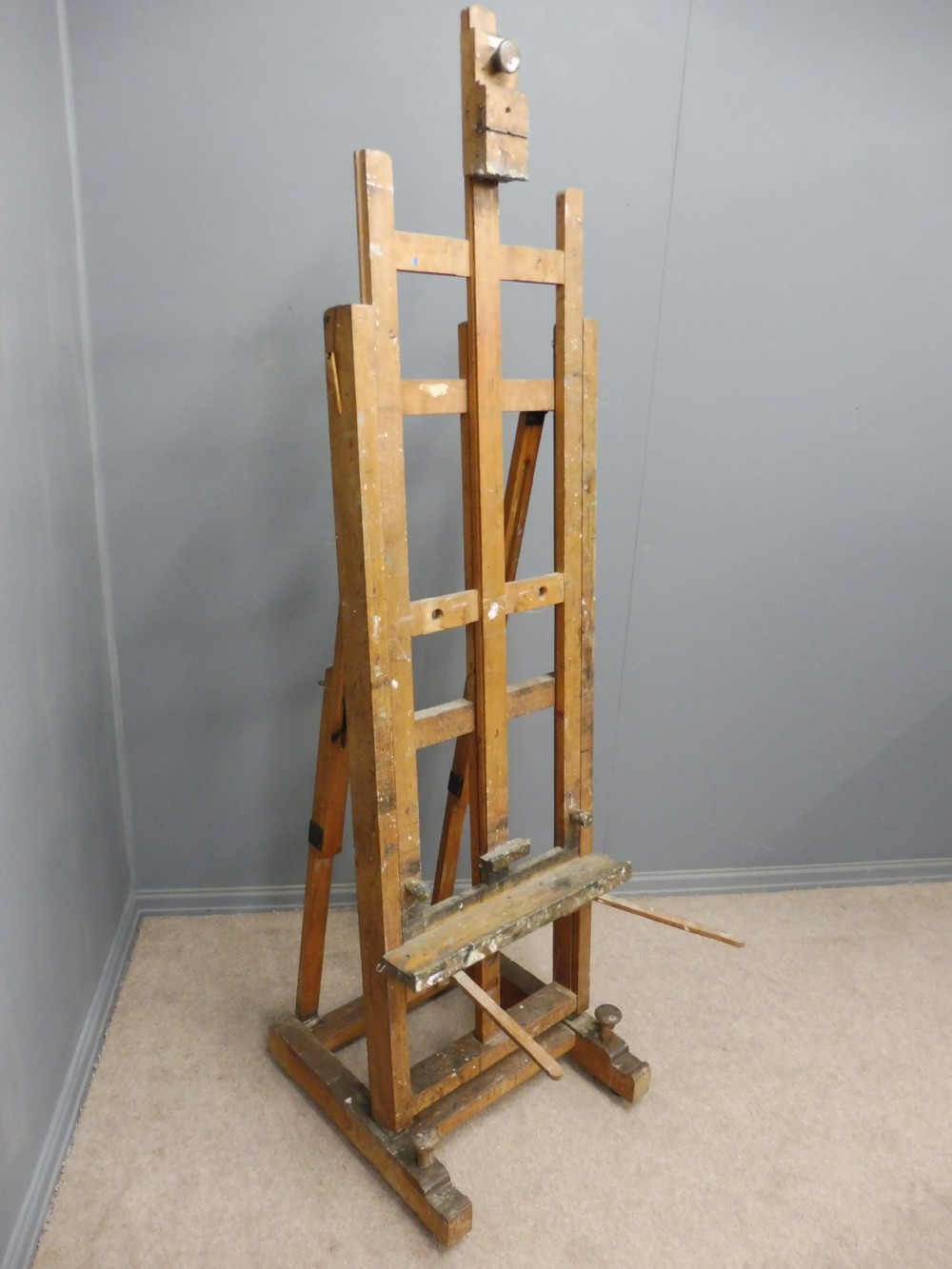 LARGE PROFESSIONAL ARTISTS EASEL CIRCA 1920 