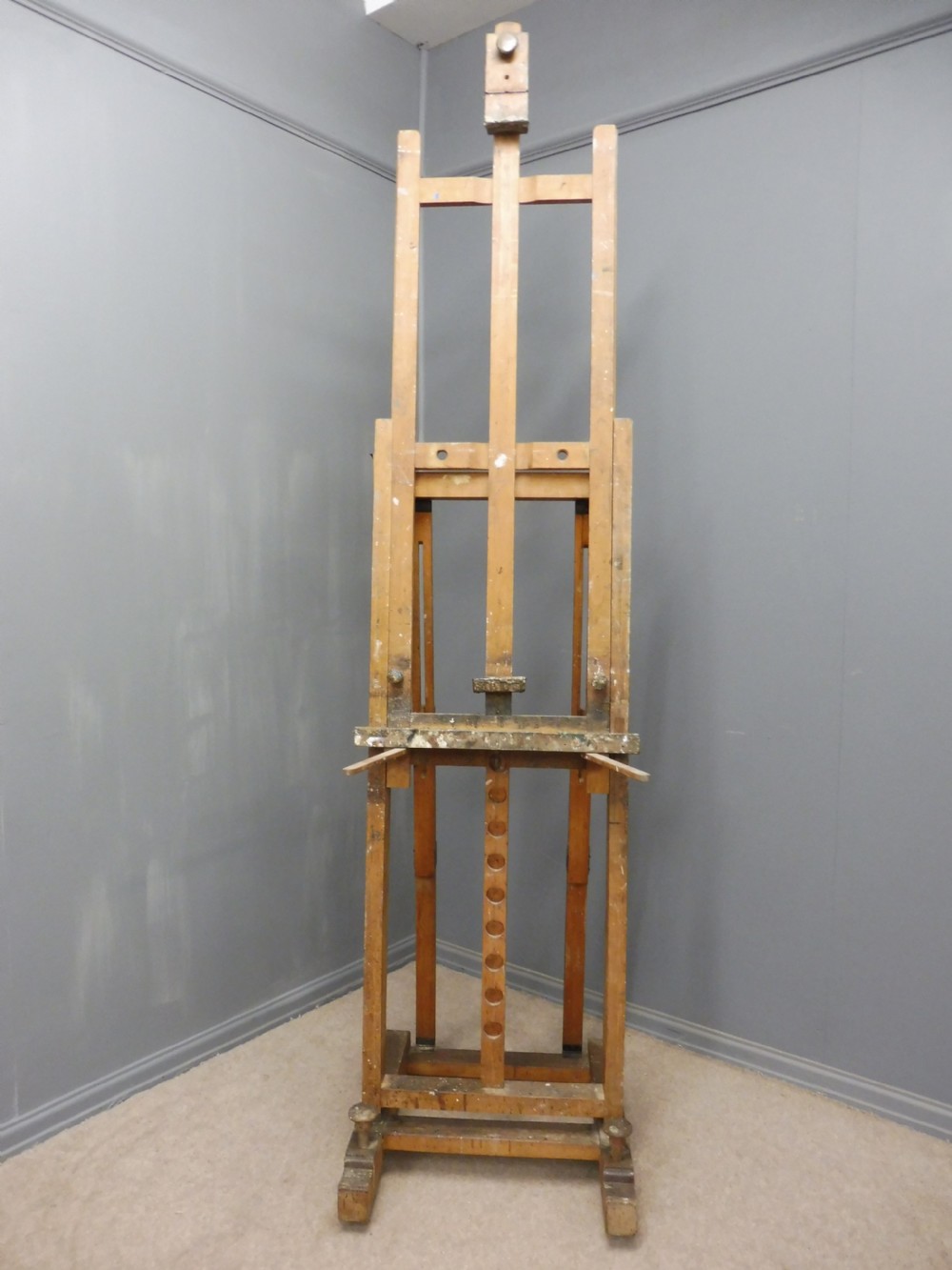 LARGE PROFESSIONAL ARTISTS EASEL CIRCA 1920  View III