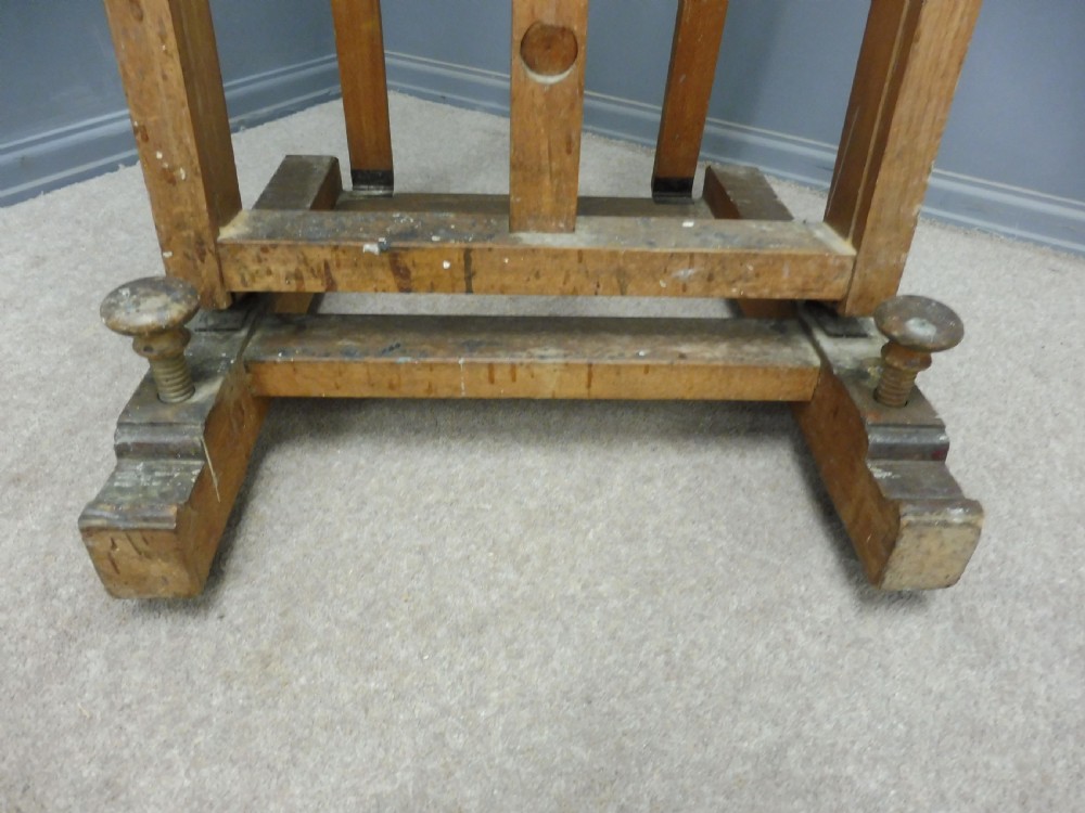 LARGE PROFESSIONAL ARTISTS EASEL CIRCA 1920  View IV