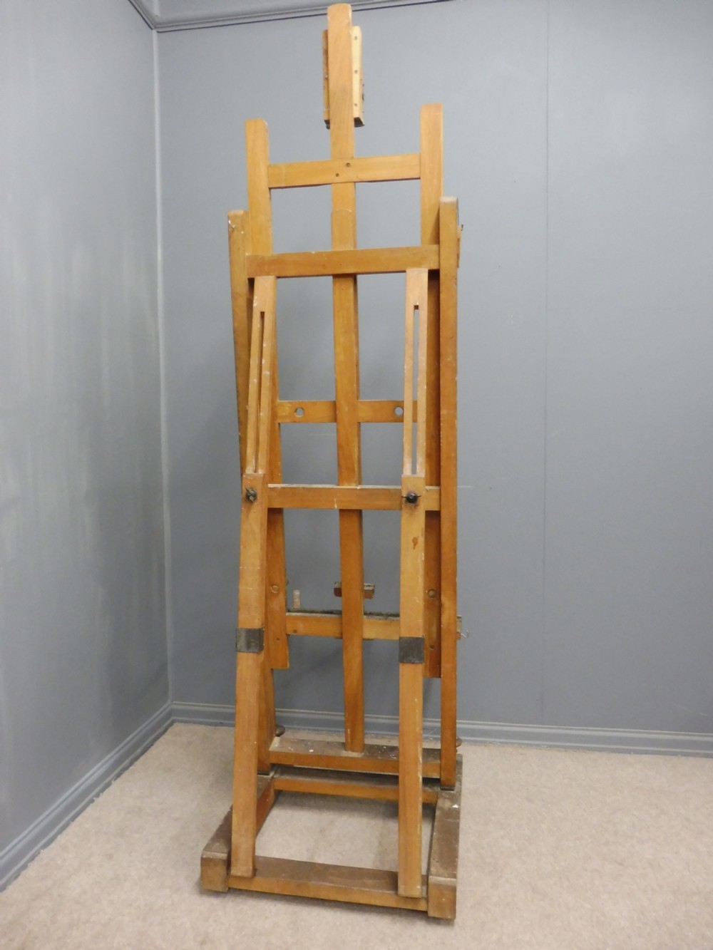 LARGE PROFESSIONAL ARTISTS EASEL CIRCA 1920  View IX