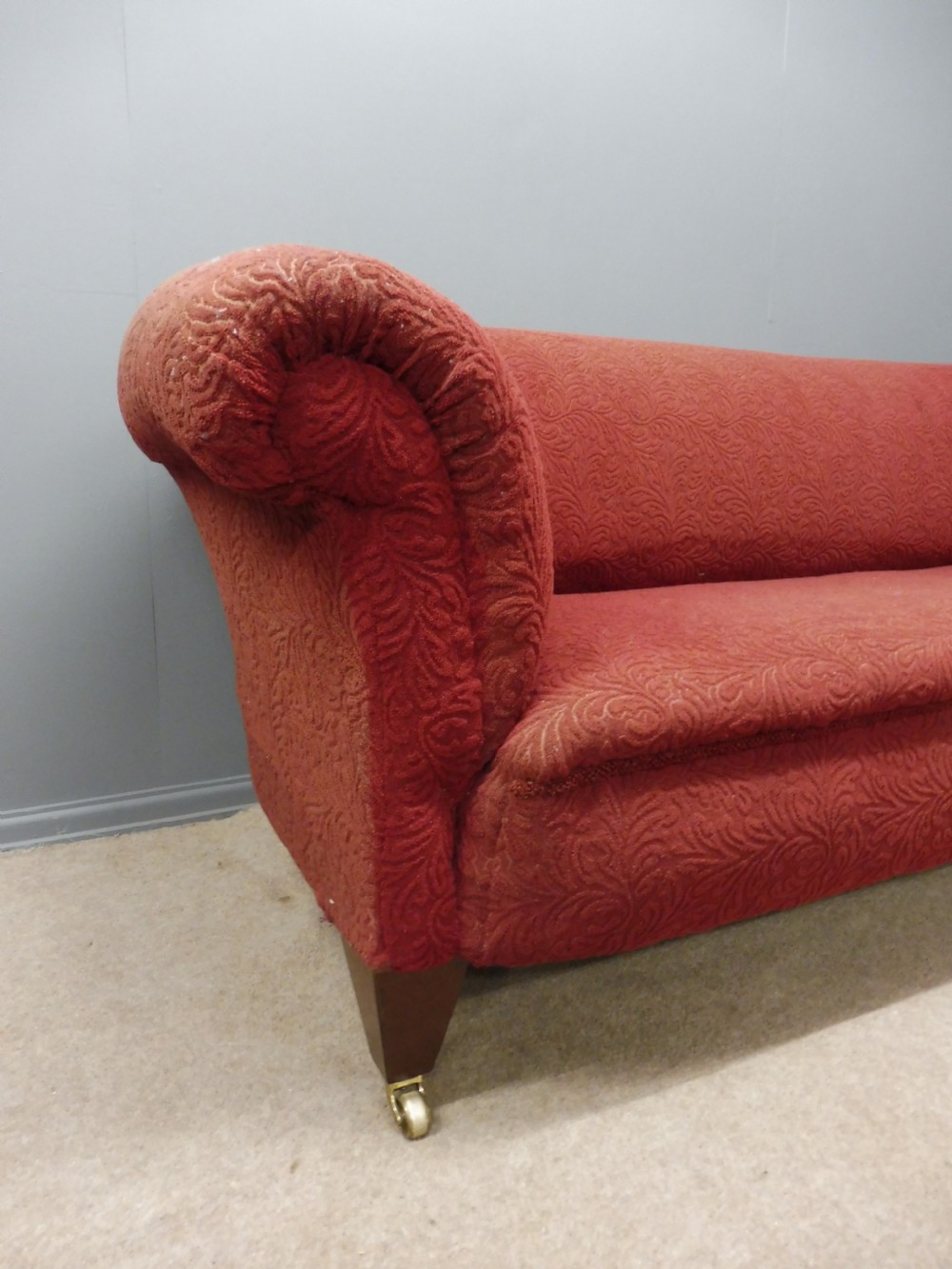 VICTORIAN CHESTERFIELD SOFA  View II