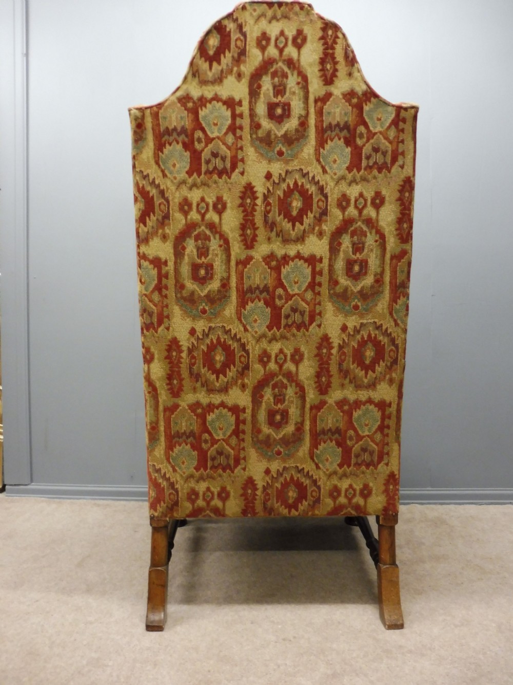 BEAUTIFUL LARGE 19TH CENTURY ARMCHAIR View VI