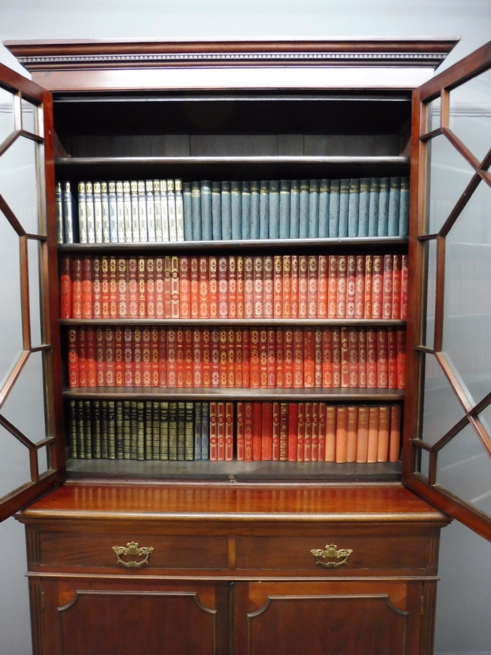 VICTORIAN MAHOGANY LIBRARY BOOKCASE View V