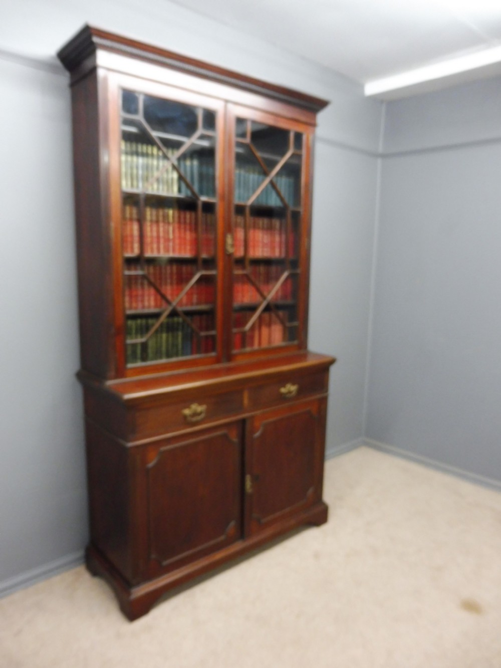 VICTORIAN MAHOGANY LIBRARY BOOKCASE View VI