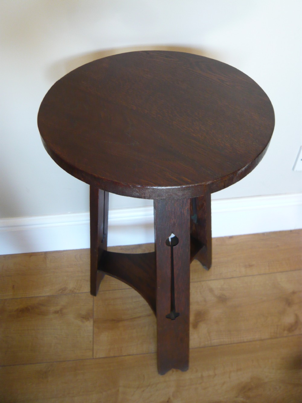 ARTS AND CRAFTS OAK LAMP TABLE C1900 View II