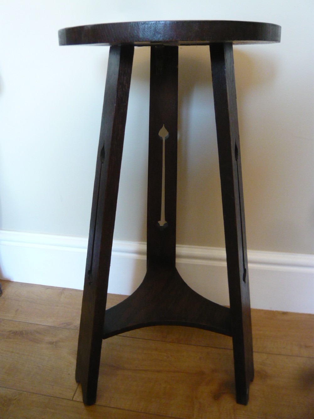 ARTS AND CRAFTS OAK LAMP TABLE C1900 View V