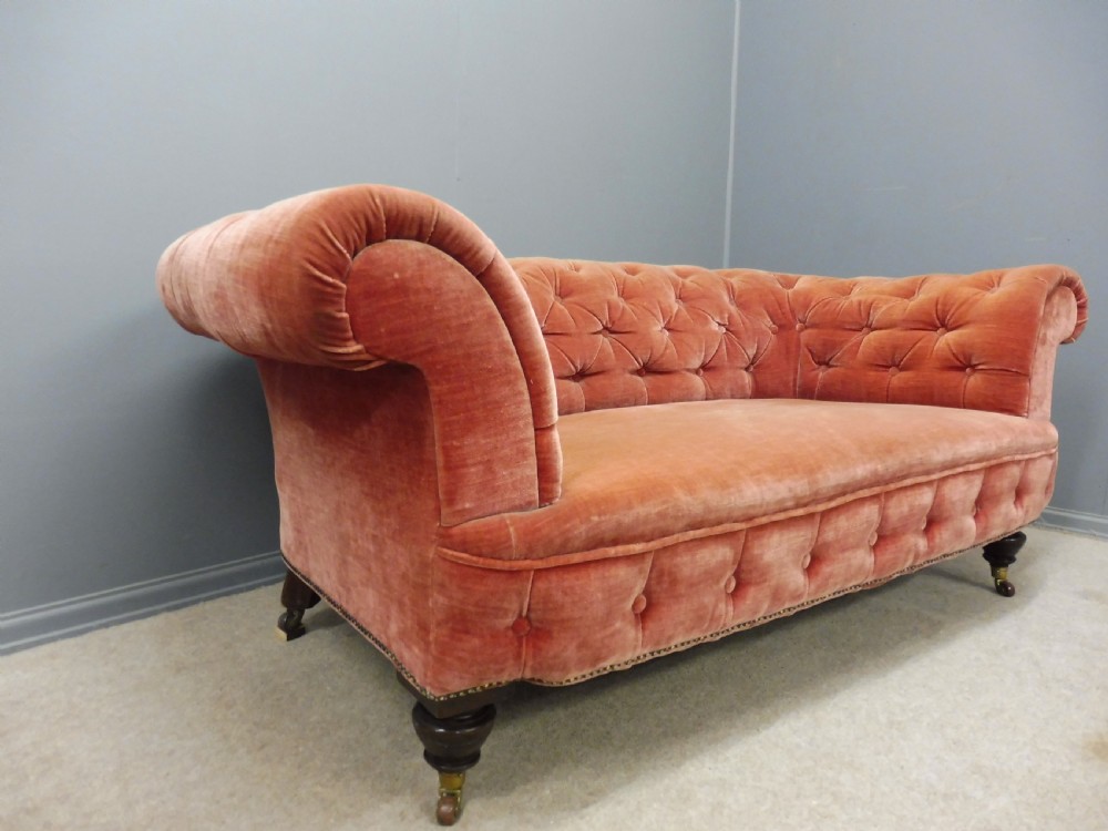 VICTORIAN VELVET CHESTERFIELD SOFA View II