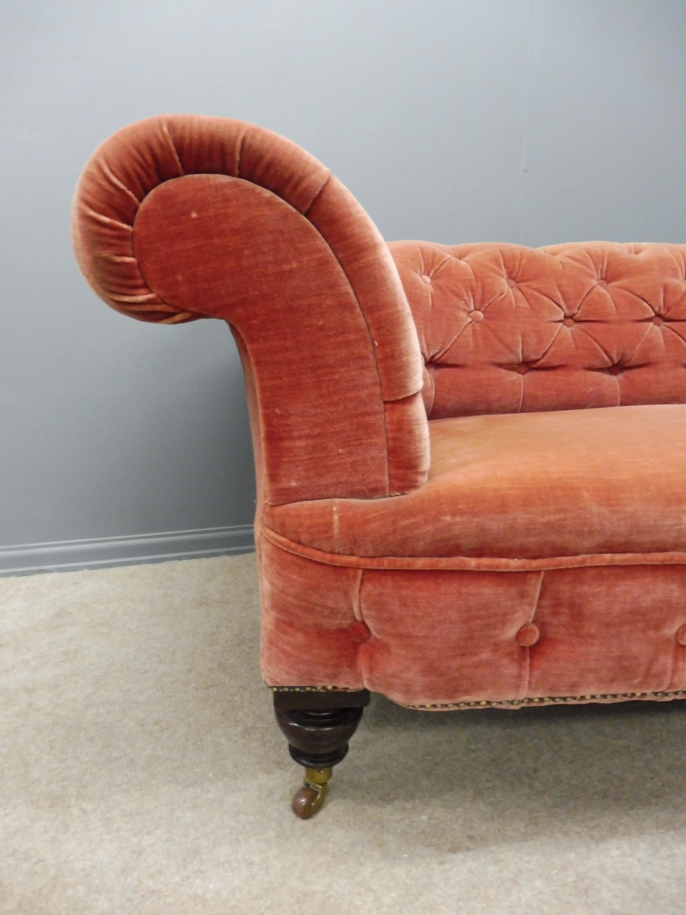 VICTORIAN VELVET CHESTERFIELD SOFA View III