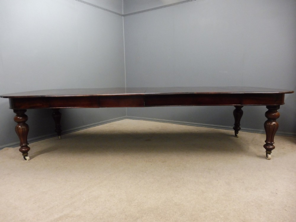LARGE VICTORIAN MAHOGANY EXTENDING DINING TABLE SEATS 10-12 View VI