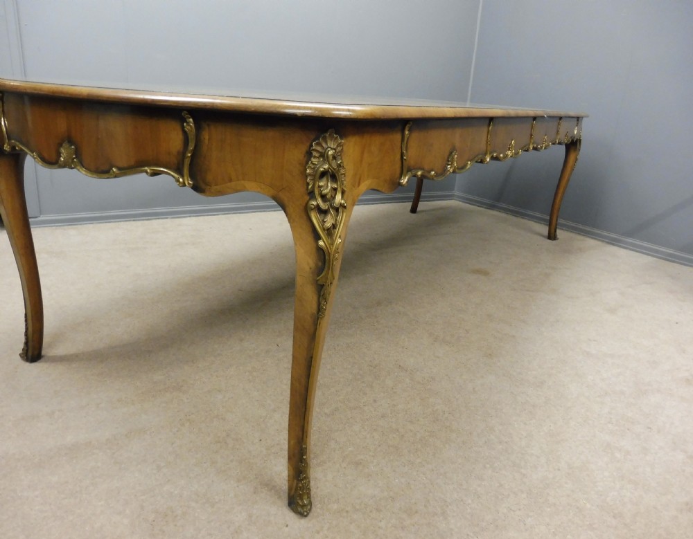 BEAUTIFUL RARE FRENCH INFLUENCE WALNUT EXTENDING DINING TABLE 1890 -1900 View II