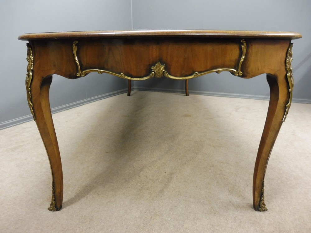 BEAUTIFUL RARE FRENCH INFLUENCE WALNUT EXTENDING DINING TABLE 1890 -1900 View IV
