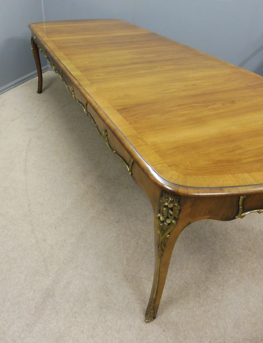 BEAUTIFUL RARE FRENCH INFLUENCE WALNUT EXTENDING DINING TABLE 1890 -1900 View XI