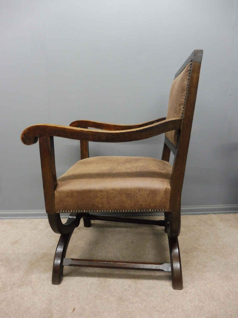 SET OF 10 STYLISH OAK ARTS AND CRAFTS DINING CHAIRS View IX