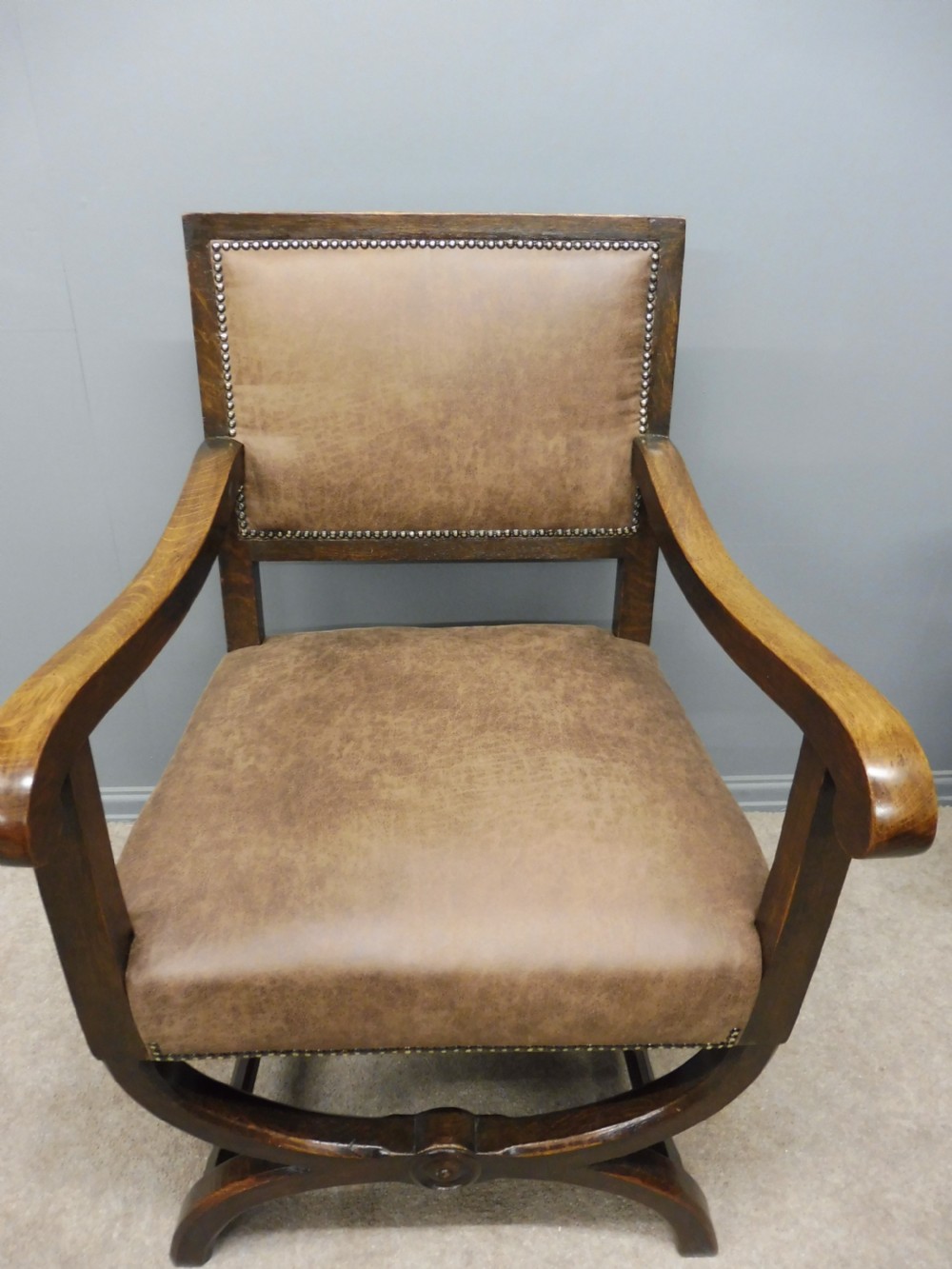 SET OF 10 STYLISH OAK ARTS AND CRAFTS DINING CHAIRS View X