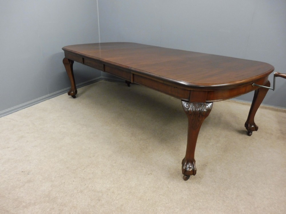 LARGE MAHOGANY EXTENDING WIND OUT DINING TABLE CIRCA 1890-1900