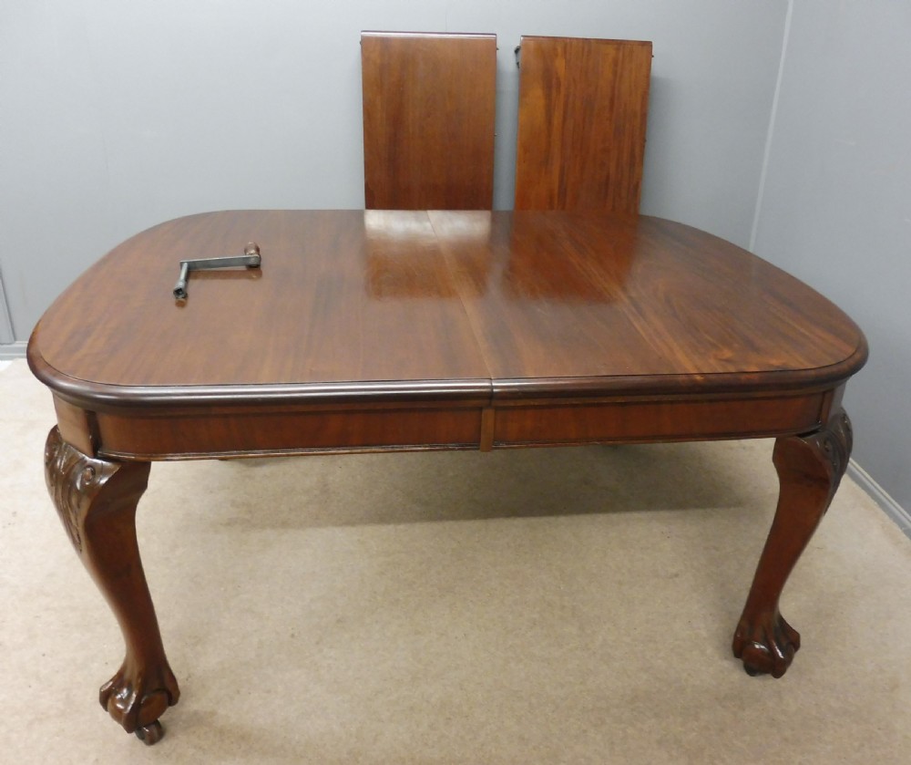 LARGE MAHOGANY EXTENDING WIND OUT DINING TABLE CIRCA 1890-1900 View XIII