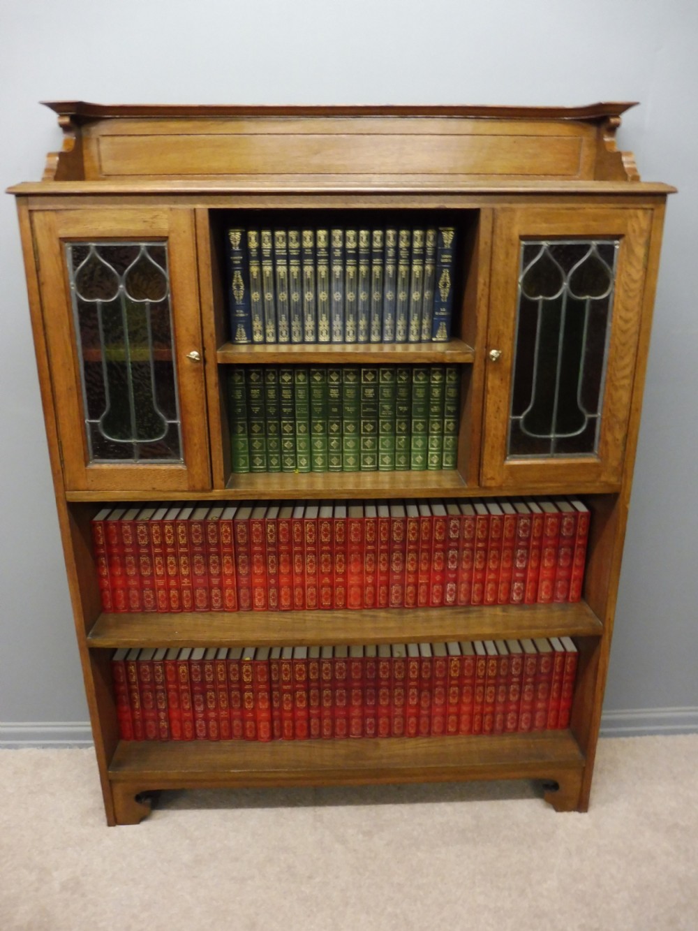OAK ARTS AND CRAFTS BOOKCASE View IV