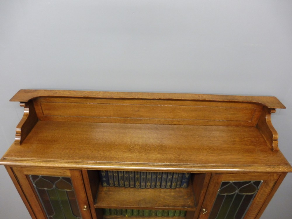 OAK ARTS AND CRAFTS BOOKCASE View V
