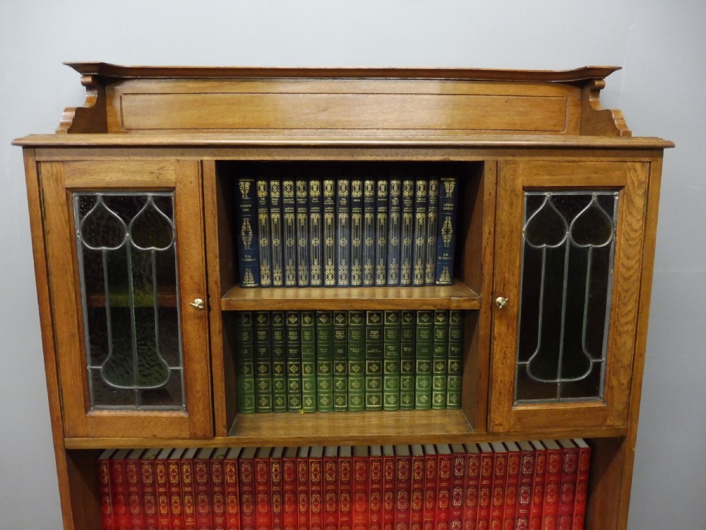 OAK ARTS AND CRAFTS BOOKCASE View VI