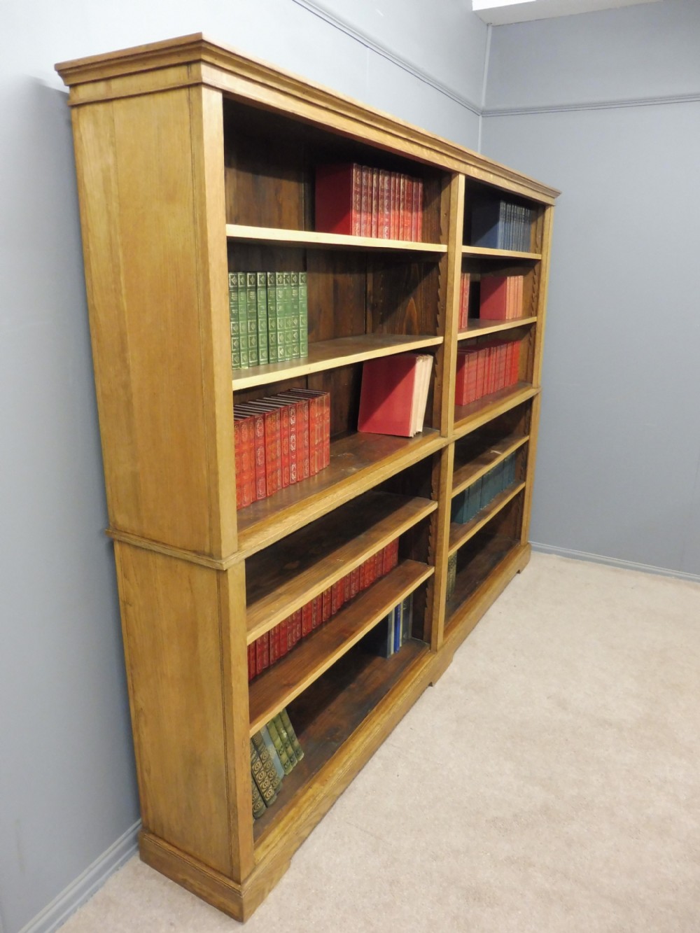 LARGE OAK OPEN BOOKCASE View V