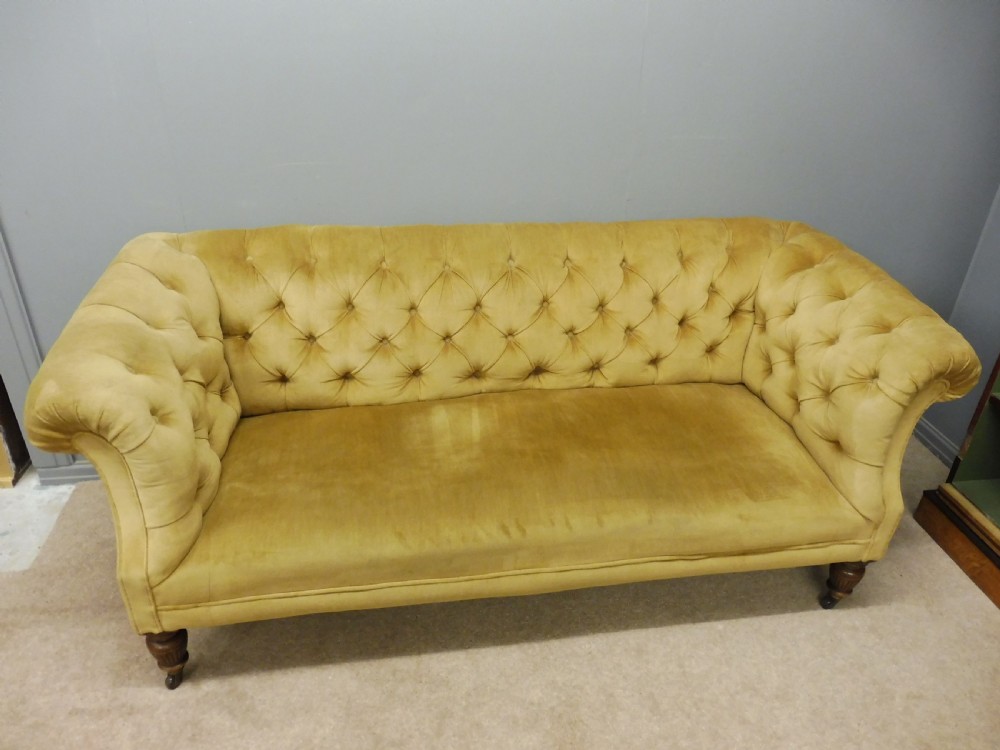 VICTORIAN CHESTERFIELD SOFA CIRCA 1880 View III