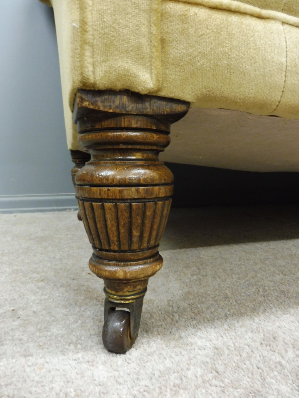 VICTORIAN CHESTERFIELD SOFA CIRCA 1880 View V