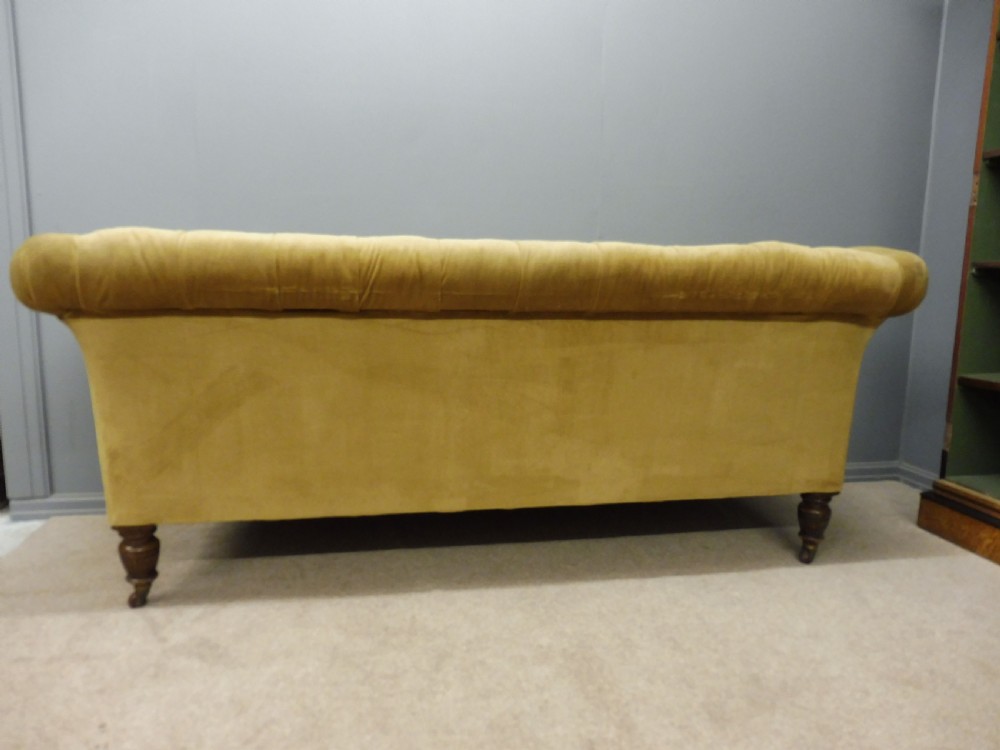 VICTORIAN CHESTERFIELD SOFA CIRCA 1880 View VII